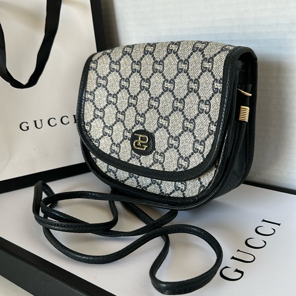 🛑✋Price Drop ✋🛑Authentic Gucci Plus Crossbody/Shoulder Bag. - Picture 6 of 17